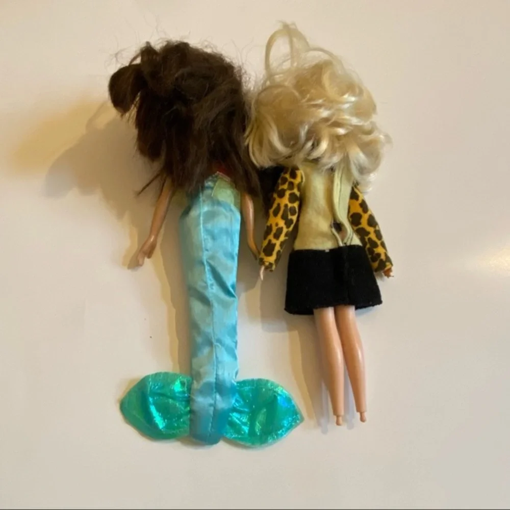 Dolls Comes With Clothes Have‎ No Shoes